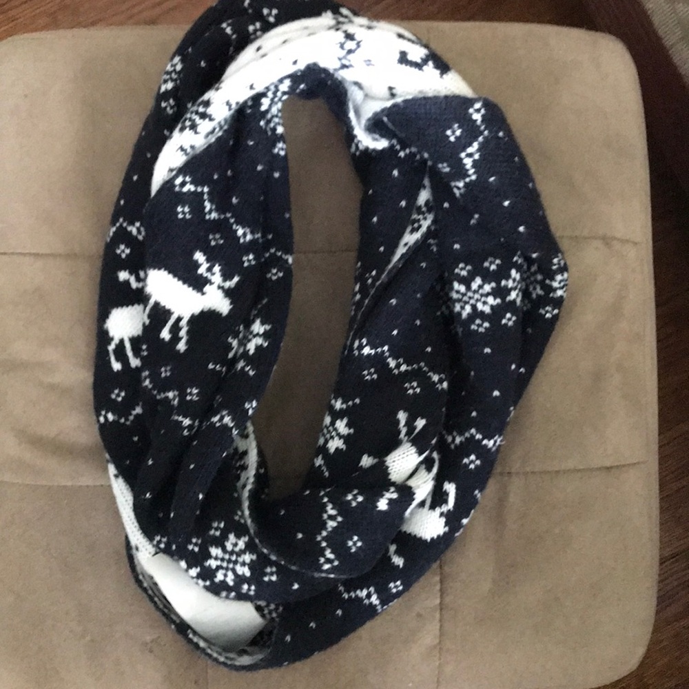Abercrombie Knit Infinity Scarf